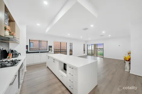 Property photo of 39 Litoria Drive Deanside VIC 3336