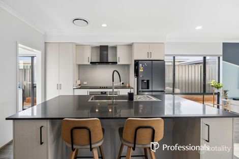 Property photo of 71 Cranwood Crescent Viveash WA 6056
