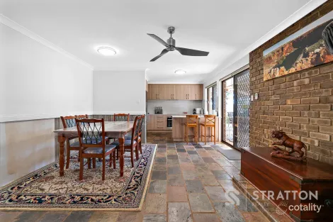 32 WILLOW WAY, MADDINGTON, WA 6109