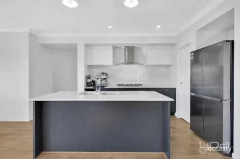 Property photo of 100 Starboard Way Werribee South VIC 3030