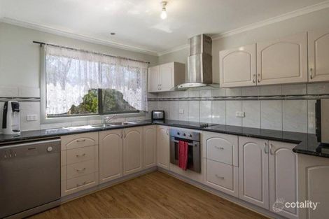 Property photo of 18 Leared Drive Kyneton VIC 3444