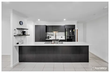 Property photo of 8 Rosebrook Place Gracemere QLD 4702