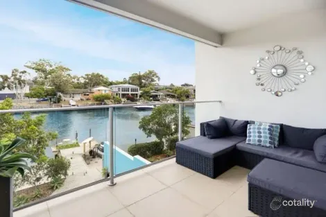 Property photo of 2/10 Vaggelas Crescent Biggera Waters QLD 4216