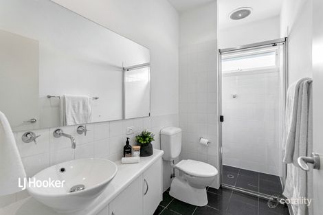 Property photo of 5 Sandpiper Chase Mawson Lakes SA 5095