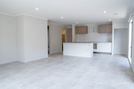 Property photo of 11 Outfield Road Clyde VIC 3978