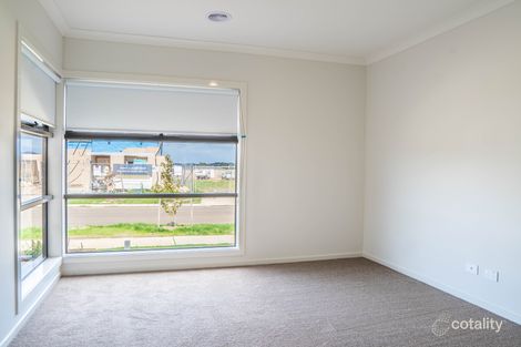 Property photo of 11 Outfield Road Clyde VIC 3978