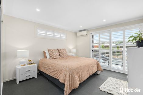 Property photo of 45 Cazneaux Crescent Weston ACT 2611