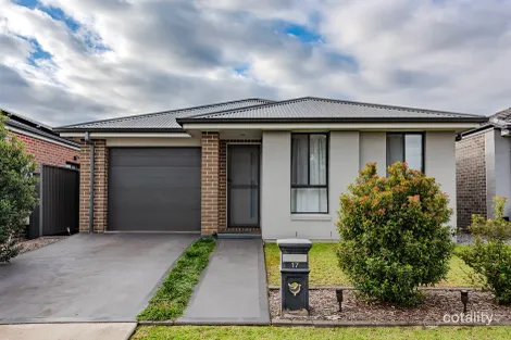 17 Infantry St, Jordan Springs, NSW 2747