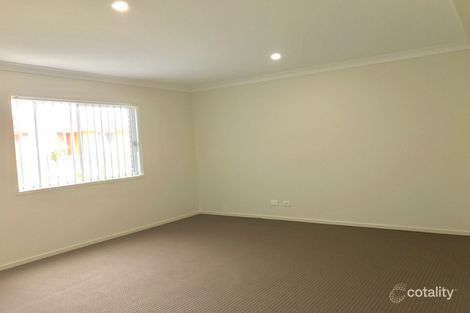 Property photo of 27 Nigella Circuit Hamlyn Terrace NSW 2259