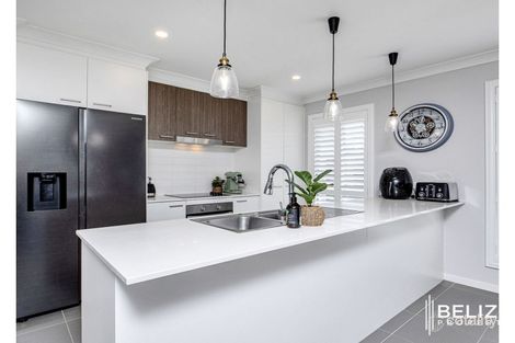 Property photo of 27 Seabright Circuit Jacobs Well QLD 4208