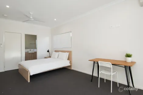 4/70 Vivian St, Tennyson, QLD 4105