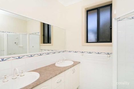 Property photo of 20 Stringybark Drive Jerrabomberra NSW 2619