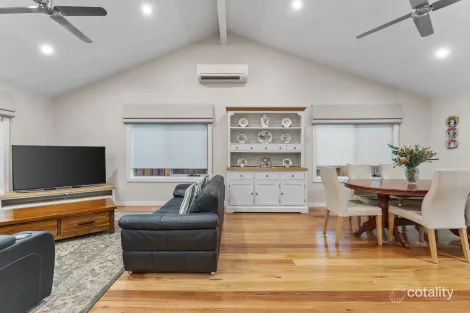 Property photo of 4 Renshaw Drive Eltham VIC 3095