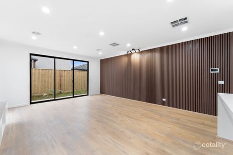 Property photo of 11 Wattleseed Drive Fraser Rise VIC 3336