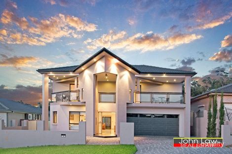 8 Murrumbidgee St, Bossley Park, NSW 2176