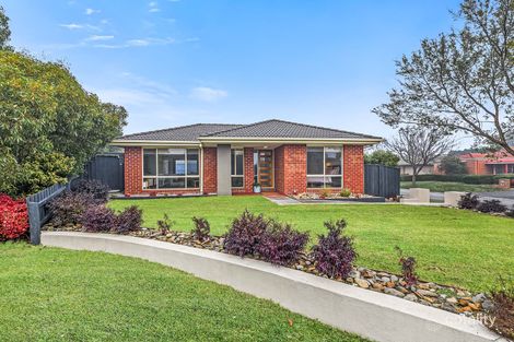 Property photo of 8 Balmaceda Court Berwick VIC 3806