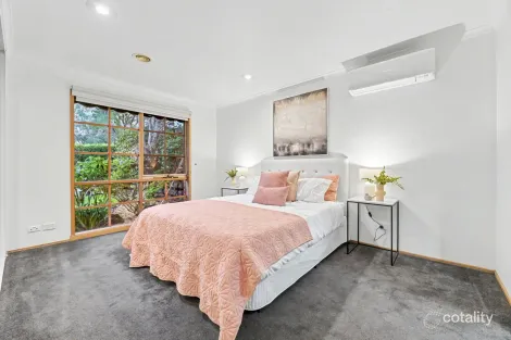 Property photo of 1 Dion Drive Carrum Downs VIC 3201