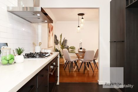 Property photo of 9 Woodstock Drive Gladstone Park VIC 3043