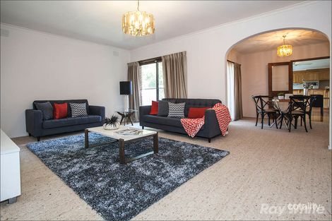 Property photo of 72 Mannering Drive Glen Waverley VIC 3150