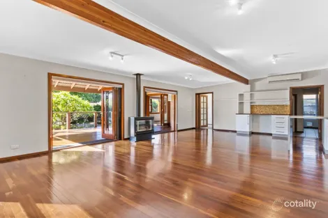 32 Upton St, St James, WA 6102