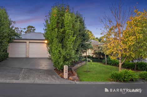 4 Bellbird Pl, Wandin North, VIC 3139