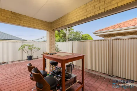 Property photo of 14 Coniston Bend Waikiki WA 6169