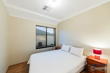 Property photo of 14 Coniston Bend Waikiki WA 6169