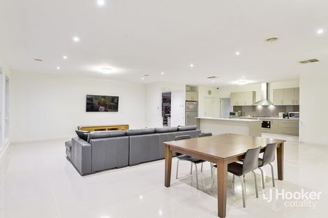 Property photo of 32 Marlin Crescent Point Cook VIC 3030