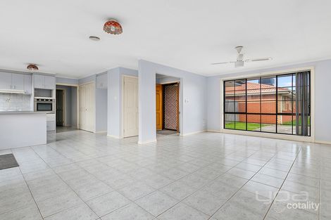 Property photo of 2/2 Antionetta Way Hillside VIC 3037