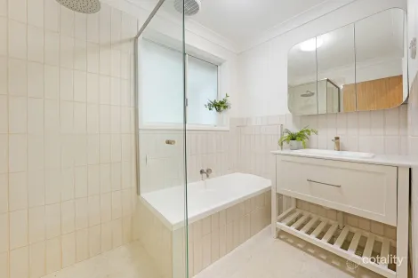 Property photo of 30 Rushton Drive Kanahooka NSW 2530