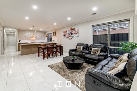 Property photo of 8 Timble Way Clyde North VIC 3978