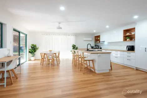 Property photo of 1 Austral Crescent Pacific Pines QLD 4211