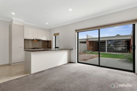 Property photo of 26 Treeve Parkway Werribee VIC 3030