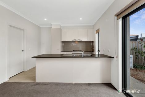 Property photo of 26 Treeve Parkway Werribee VIC 3030