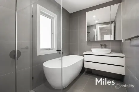 Property photo of 2/78 St Elmo Road Ivanhoe VIC 3079