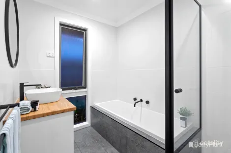 Property photo of 12 Ashcombe Drive Ringwood VIC 3134