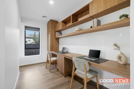 Property photo of 3 Cradle Circuit Manor Lakes VIC 3024