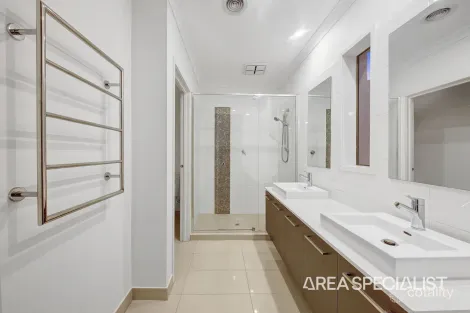 Property photo of 7 Calypso Drive Mickleham VIC 3064