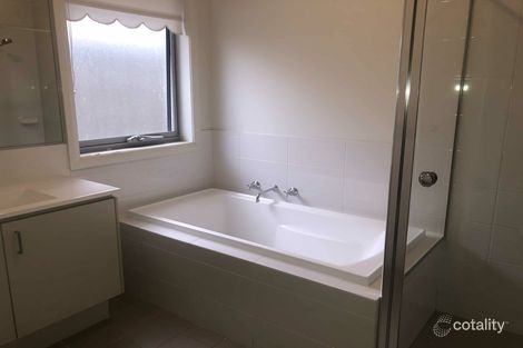 Property photo of 4 Bellona Walk Glenfield NSW 2167