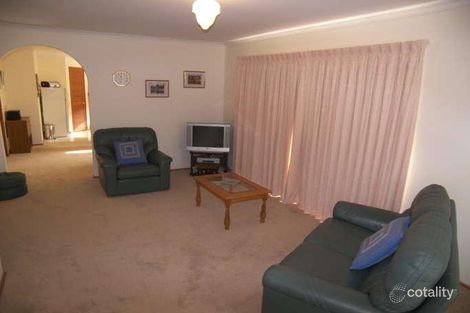 Property photo of 20 Adelaide Close Berwick VIC 3806