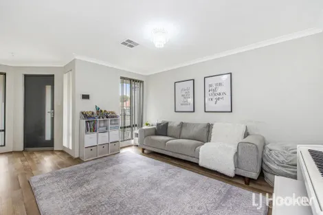 Property photo of 32 Cimarron Edge Meadow Springs WA 6210