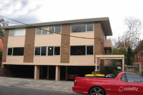 Property photo of 2/9 Tiuna Grove Elwood VIC 3184