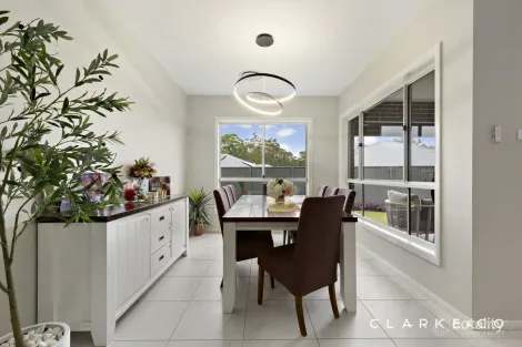 Property photo of 5 Crestwood Road Thornton NSW 2322