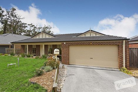 12 Johnsons Pl, Pakenham, VIC 3810