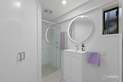 Property photo of 6 Yakki Court Arana Hills QLD 4054