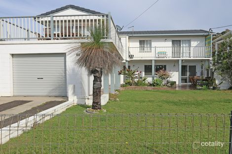 Property photo of 32 Honeysuckle Street Brooms Head NSW 2463