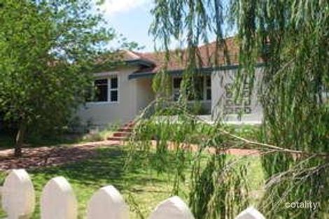 24 Redwood Cres, Melville, WA 6156