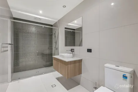 Property photo of 9 Jacaranda Place Indooroopilly QLD 4068