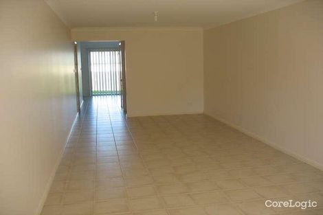 Property photo of 2/85 Warrimoo Drive Quakers Hill NSW 2763