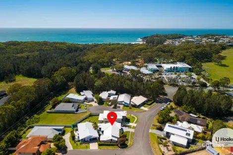 2/1 Lillypilly Ct, Black Head, NSW 2430